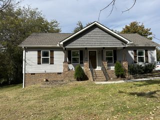 311 Broad St, Wartrace, TN 37183
