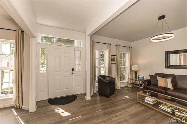 356 Carr Manor Court, Ballwin, MO 63021