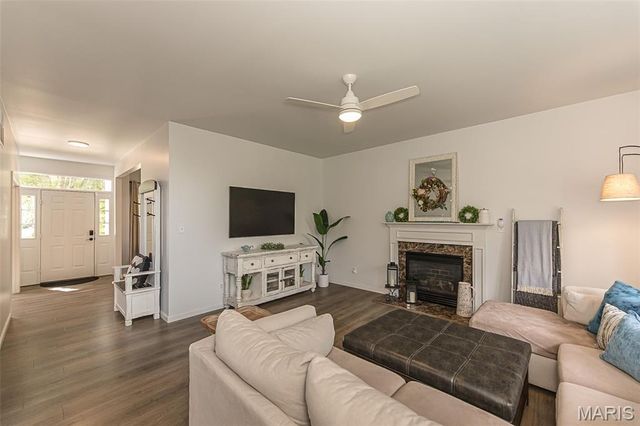 356 Carr Manor Court, Ballwin, MO 63021