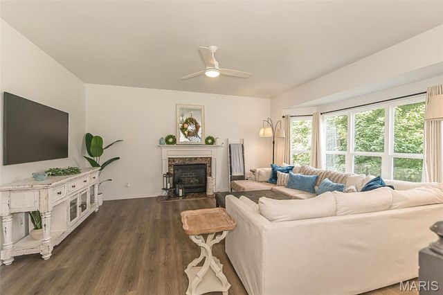 356 Carr Manor Court, Ballwin, MO 63021