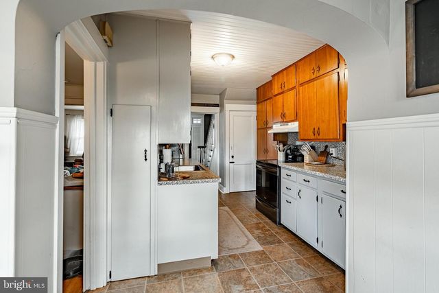 36 FAIRVIEW ST, Boyertown, PA 19512