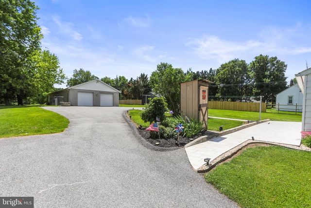1995 HANOVER PIKE, Hanover, PA 17331