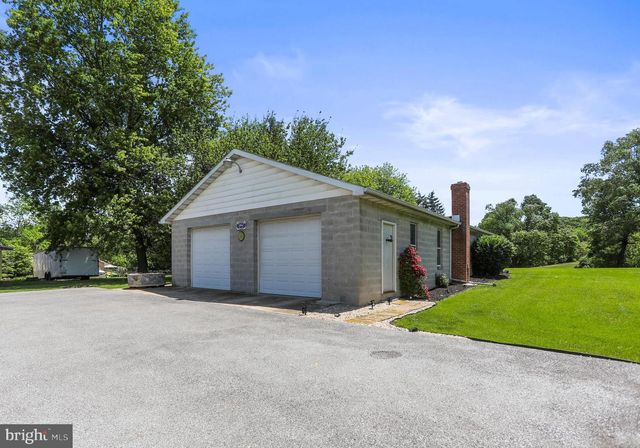 1995 HANOVER PIKE, Hanover, PA 17331