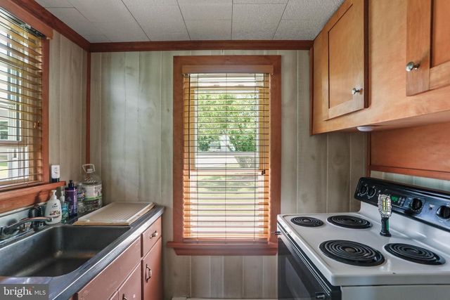 1995 HANOVER PIKE, Hanover, PA 17331