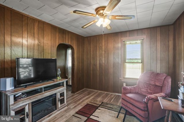 1995 HANOVER PIKE, Hanover, PA 17331