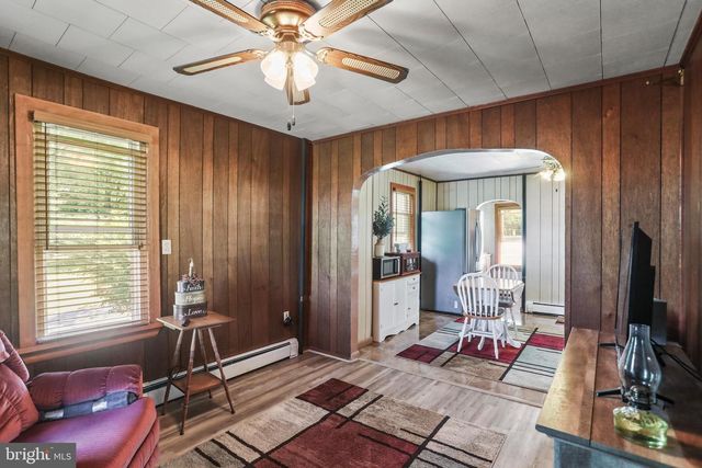 1995 HANOVER PIKE, Hanover, PA 17331