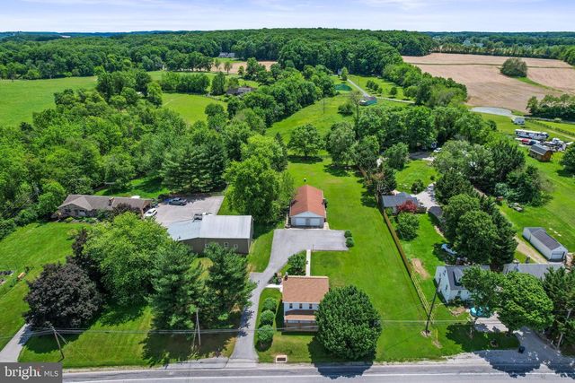 1995 HANOVER PIKE, Hanover, PA 17331
