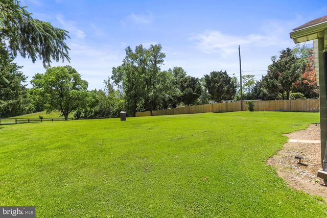 1995 HANOVER PIKE, Hanover, PA 17331