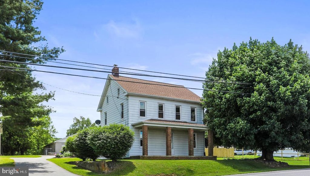 1995 HANOVER PIKE, Hanover, PA 17331