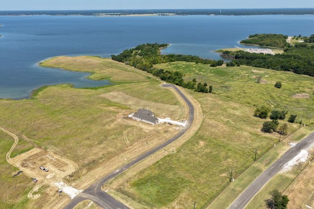 571 Lakeshore Terrace, Windom, TX 75492