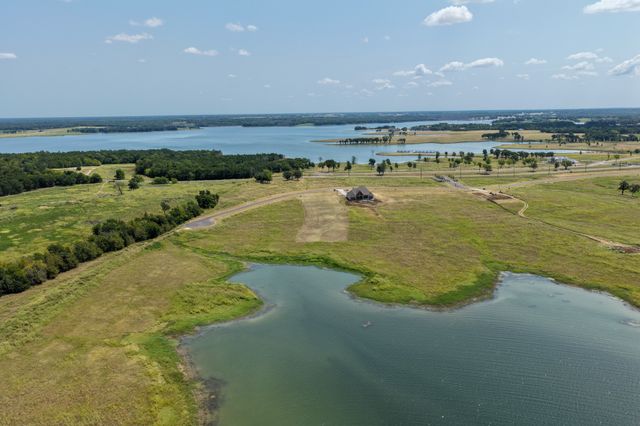571 Lakeshore Terrace, Windom, TX 75492