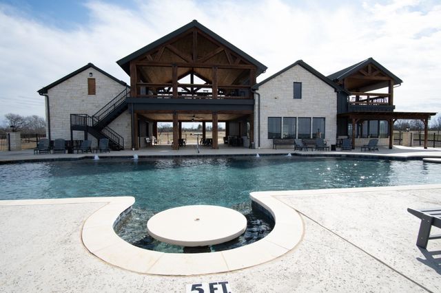571 Lakeshore Terrace, Windom, TX 75492