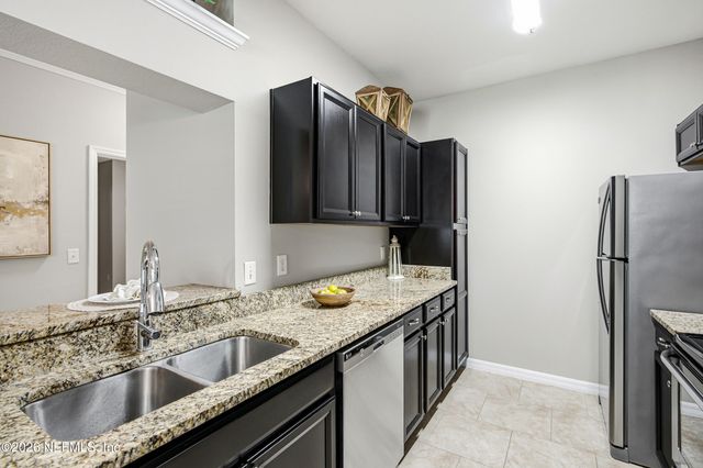 7800 POINT MEADOWS Drive 1514, Jacksonville, FL 32256