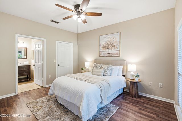 7800 POINT MEADOWS Drive 1514, Jacksonville, FL 32256