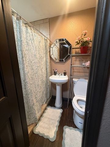 906 Griffith Avenue, Terrell, TX 75160