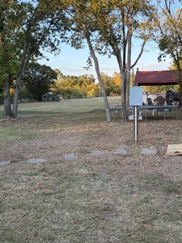 906 Griffith Avenue, Terrell, TX 75160