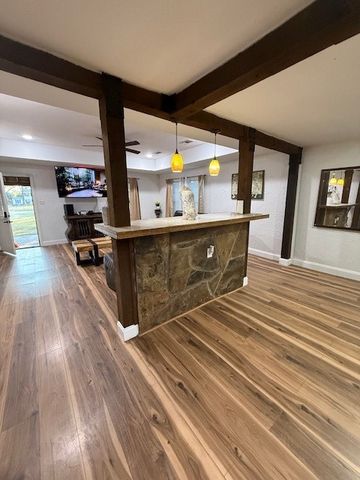 906 Griffith Avenue, Terrell, TX 75160