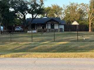 906 Griffith Avenue, Terrell, TX 75160