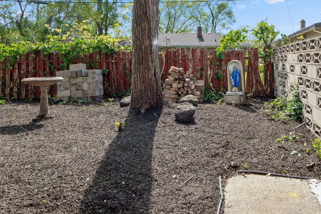 2967 W 20th Avenue, Gary, IN 46404