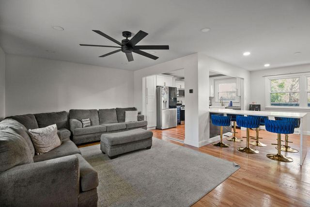 2967 W 20th Avenue, Gary, IN 46404