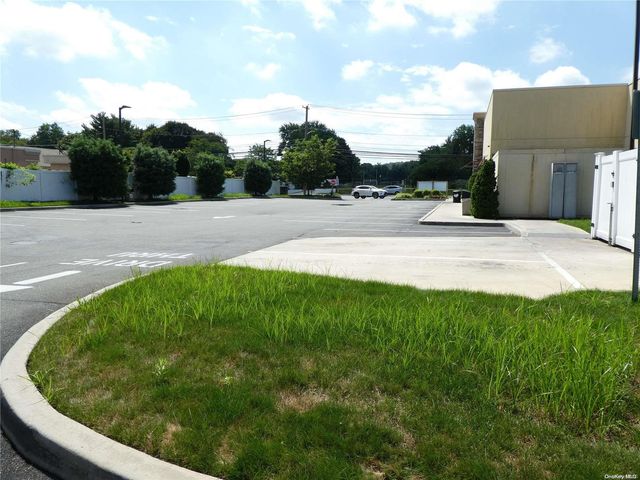 321 W Jericho, Huntington, NY 11743