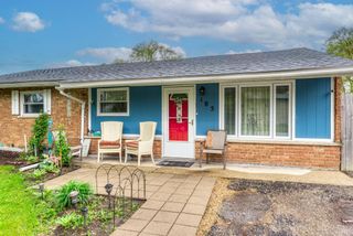 105 Queenswood Road, Bolingbrook, IL 60440