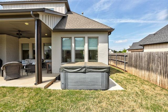 1408 Paseo Bridge Court, Edmond, OK 73034