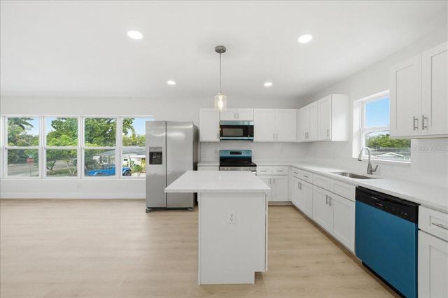 4651 22ND AVENUE N, St Petersburg, FL 33713