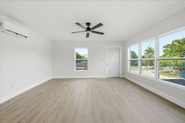 4651 22ND AVENUE N, St Petersburg, FL 33713