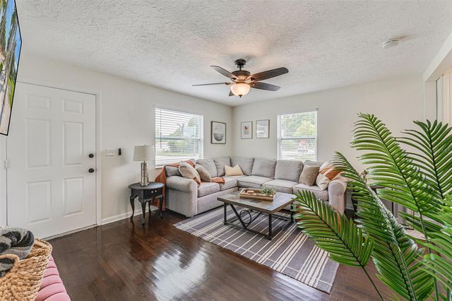 4651 22ND AVENUE N, St Petersburg, FL 33713