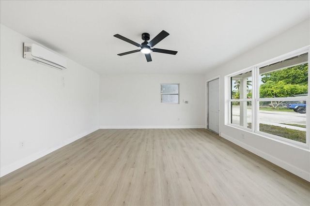 4651 22ND AVENUE N, St Petersburg, FL 33713