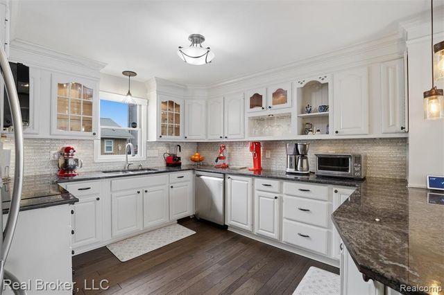 2299 Kingston Street, White Lake, MI 48386
