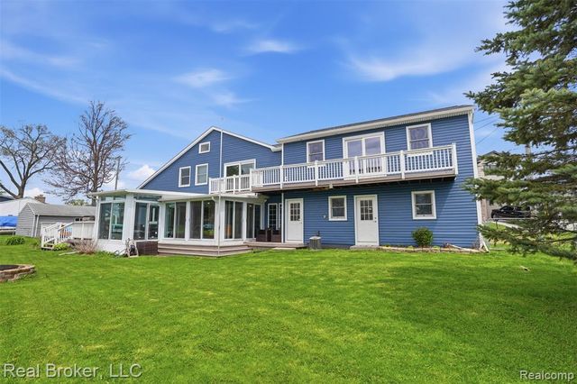 2299 Kingston Street, White Lake, MI 48386