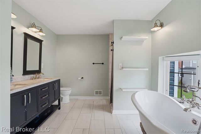 2299 Kingston Street, White Lake, MI 48386