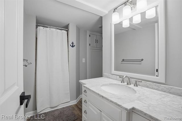 2299 Kingston Street, White Lake, MI 48386