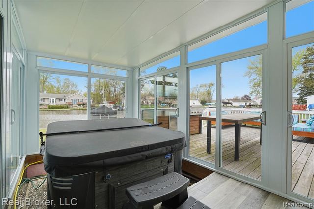 2299 Kingston Street, White Lake, MI 48386