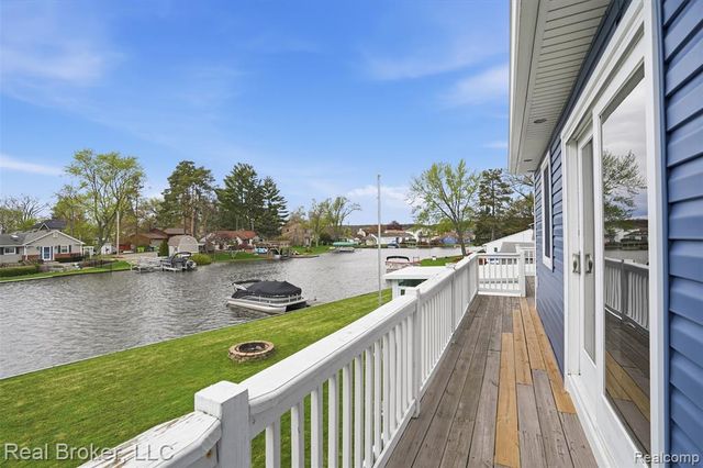 2299 Kingston Street, White Lake, MI 48386
