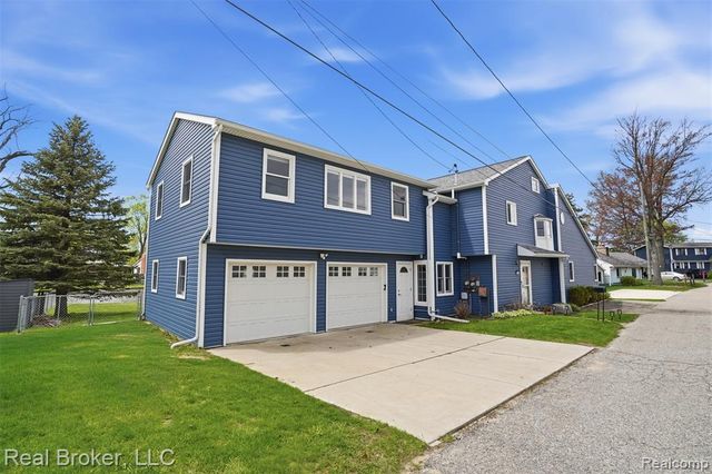 2299 Kingston Street, White Lake, MI 48386