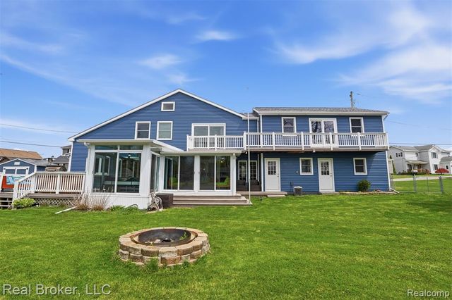 2299 Kingston Street, White Lake, MI 48386