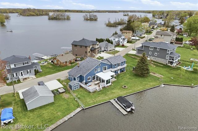 2299 Kingston Street, White Lake, MI 48386