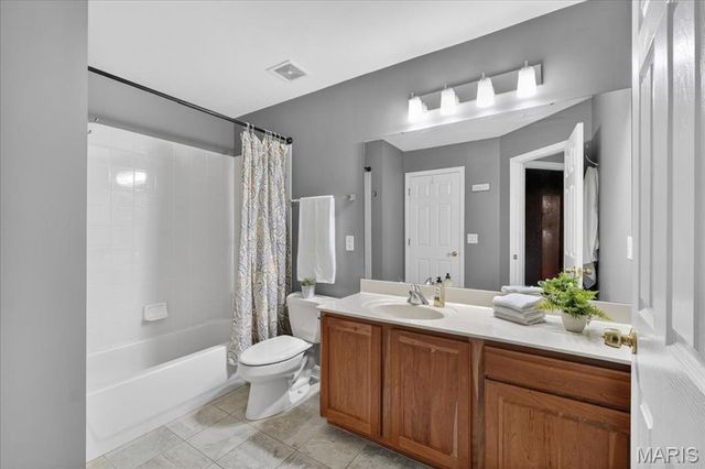 827 Stone Meadow Drive, Chesterfield, MO 63005