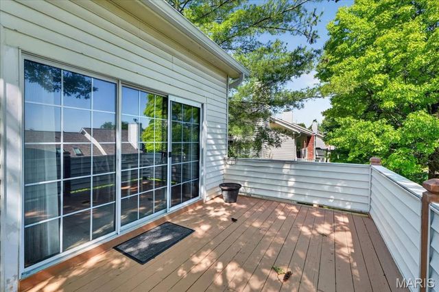 827 Stone Meadow Drive, Chesterfield, MO 63005
