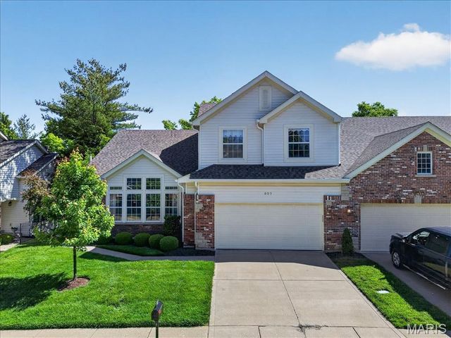 827 Stone Meadow Drive, Chesterfield, MO 63005