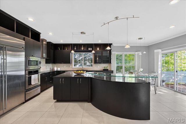 827 Stone Meadow Drive, Chesterfield, MO 63005