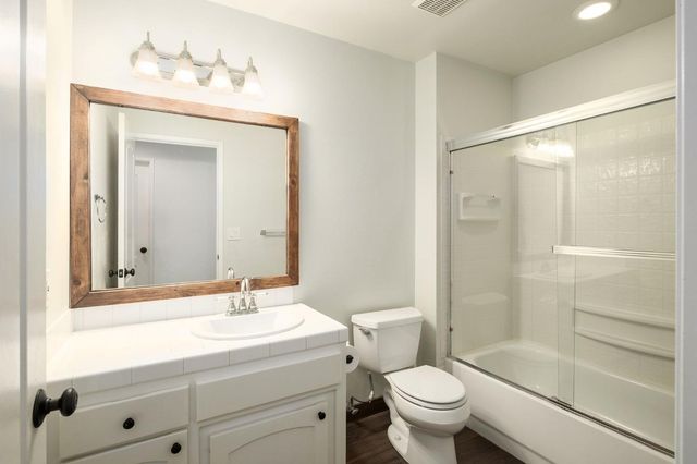 2232 E Jon, Fresno, CA 93720