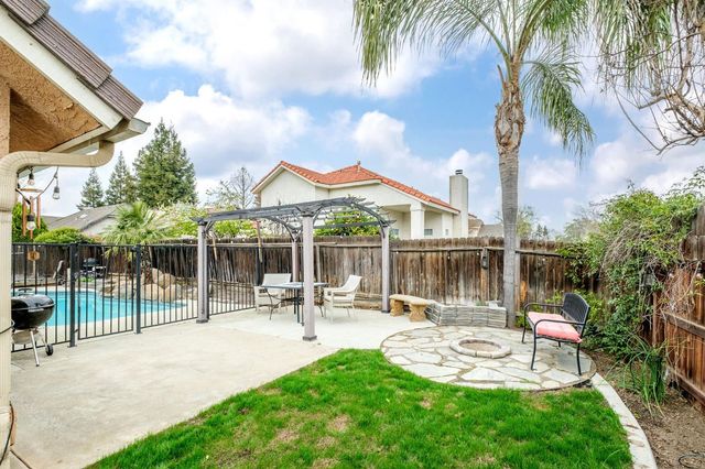 2232 E Jon, Fresno, CA 93720
