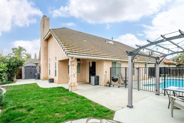 2232 E Jon, Fresno, CA 93720
