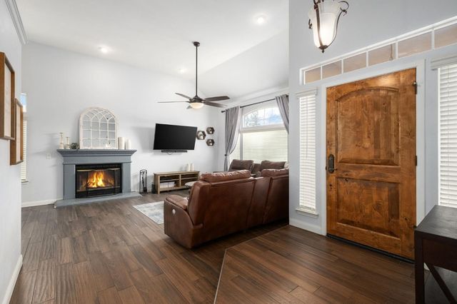 2232 E Jon, Fresno, CA 93720