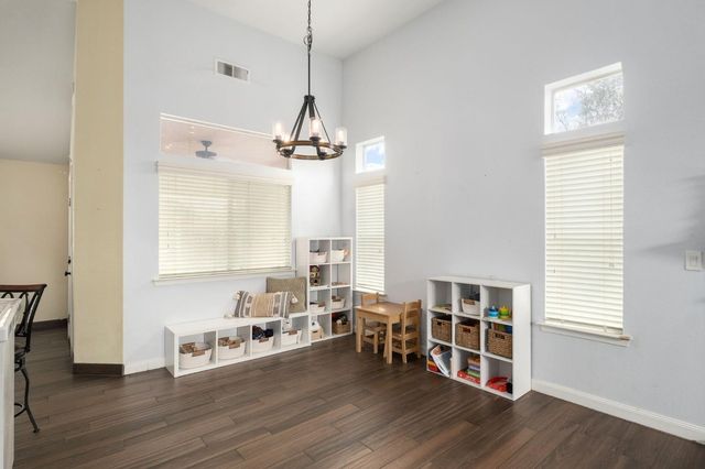2232 E Jon, Fresno, CA 93720
