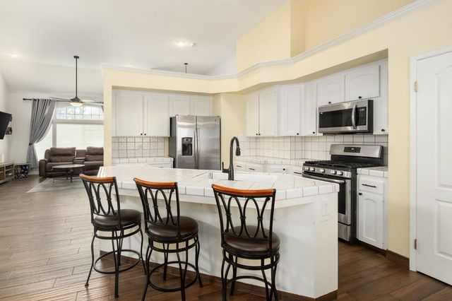 2232 E Jon, Fresno, CA 93720